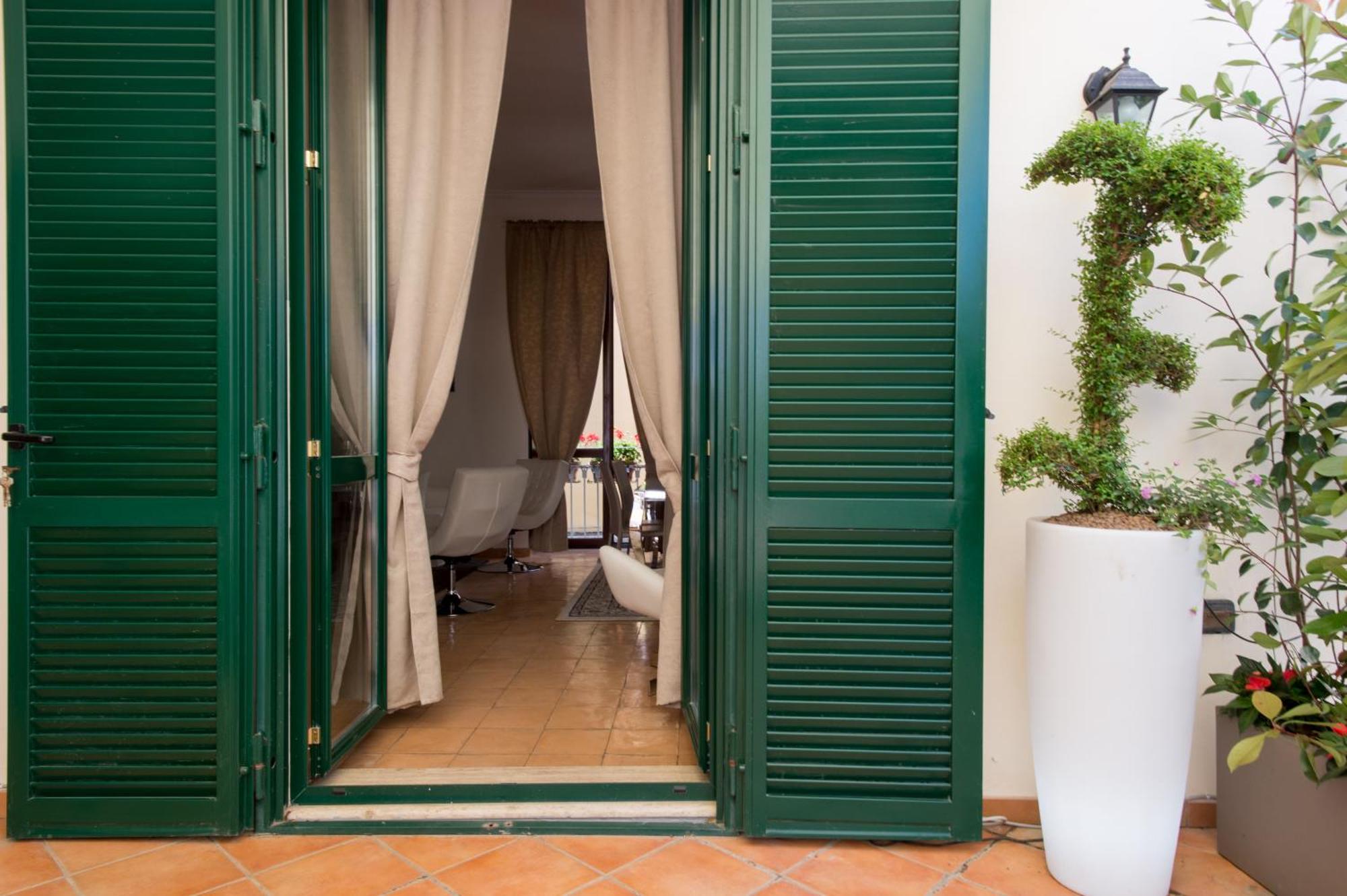 Boutique Apartment Al Duomo Salerno Exterior foto